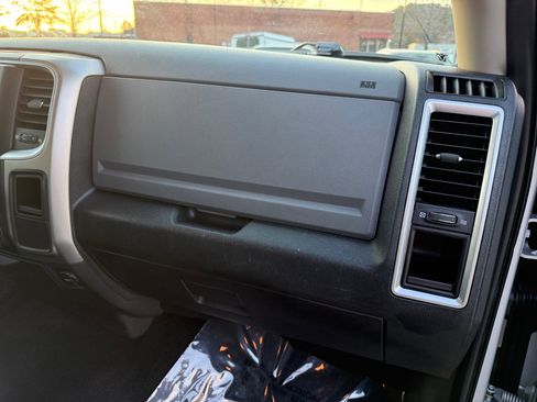 Used 2017 RAM 1500 Classic SLT image 23