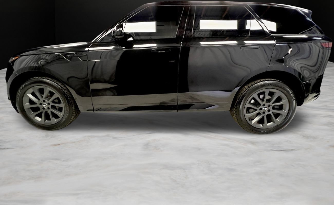 Used 2024 Land Rover Range Rover Sport Dynamic SE AWD/4WD image 2