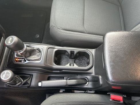 Used 2021 Jeep Wrangler Unlimited Sport image 18