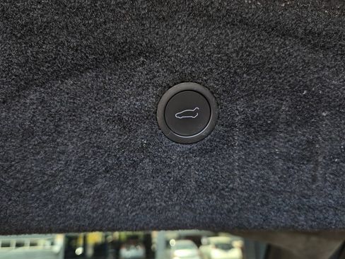 Used 2023 Tesla Model S AWD/4WD image 33