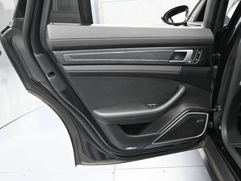 Certified 2022 Porsche Panamera Platinum Edition image 24