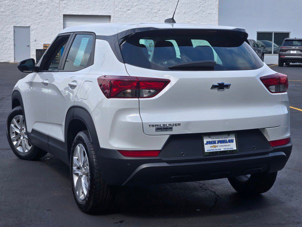 Used 2021 Chevrolet TrailBlazer LS FWD image 13