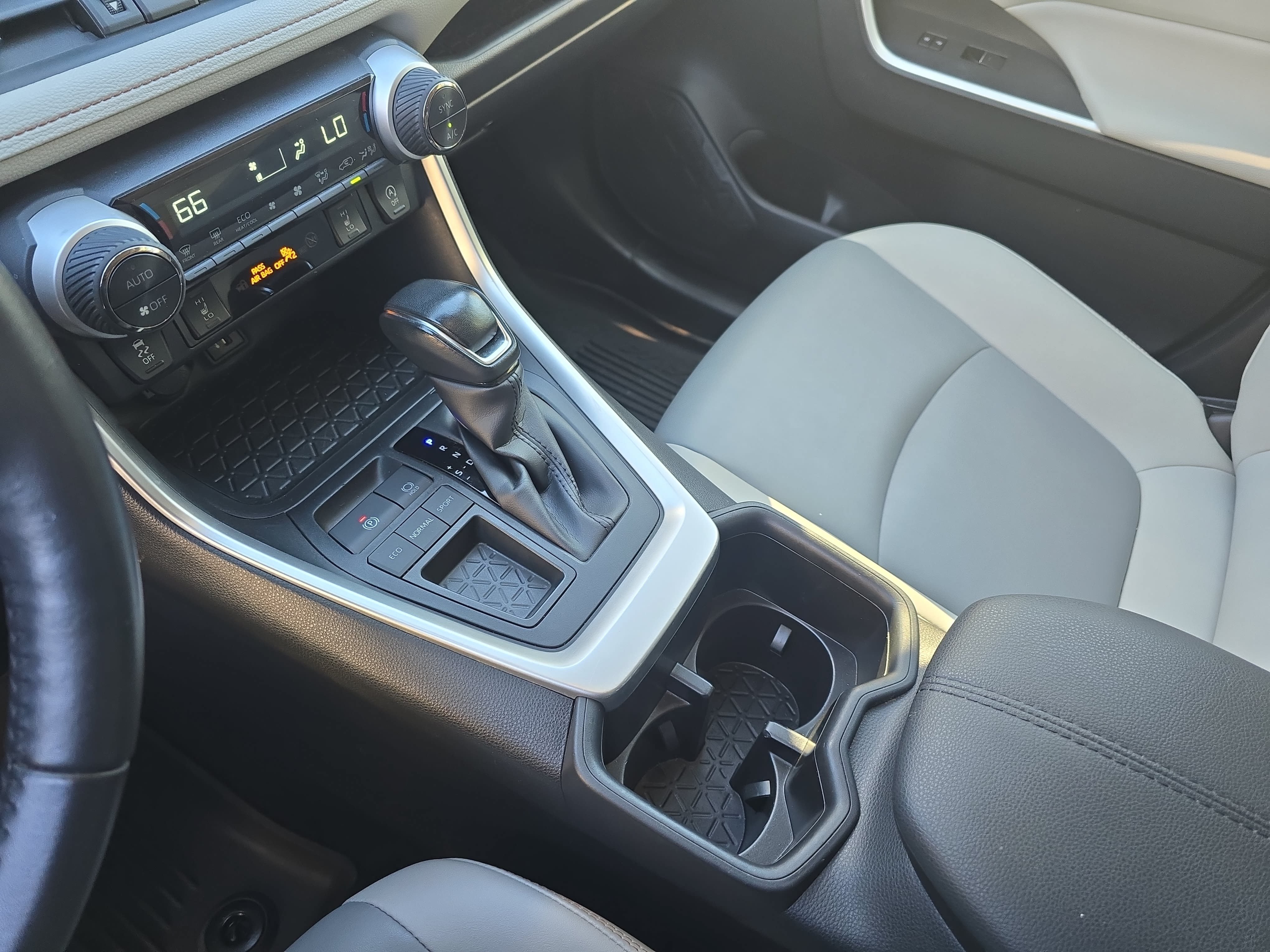 Used 2023 Toyota RAV4 XLE Premium FWD image 25