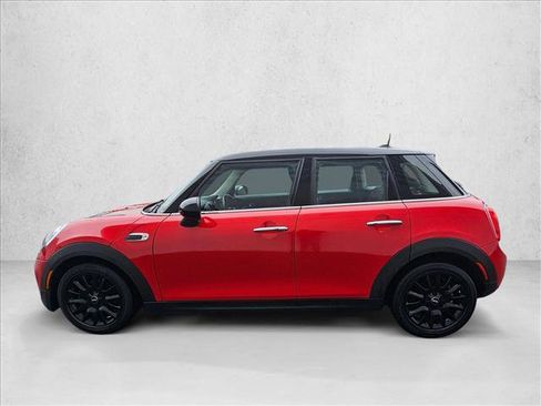 Used 2019 MINI Cooper 4-Door Hardtop image 2