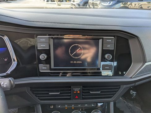 Certified 2022 Volkswagen Jetta SE w/ Panoramic Sunroof Package image 21