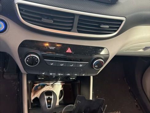 Certified 2021 Hyundai Tucson Value w/ Winter Weather Package image 5