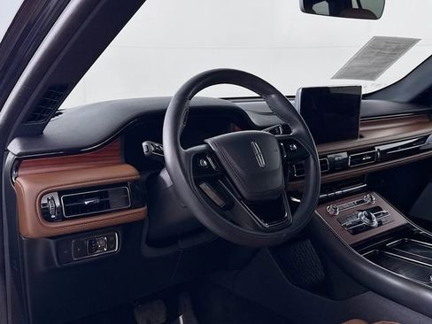 Used 2022 Lincoln Aviator Reserve w/ Equipment Group 201A image 9