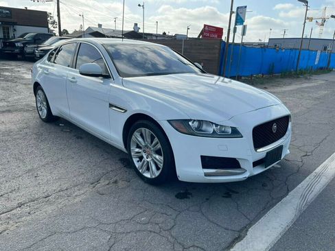 Used 2017 Jaguar XF RWD image 7