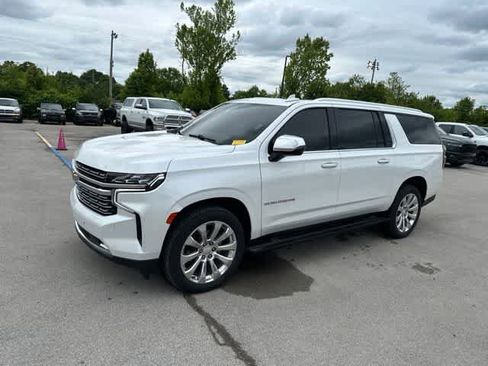 Used 2021 Chevrolet Suburban Premier AWD/4WD image 16