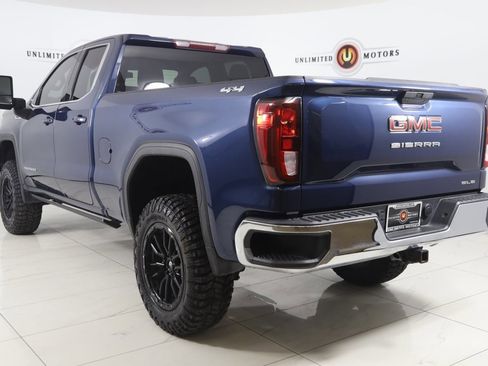 Used 2021 GMC Sierra 1500 SLE image 4
