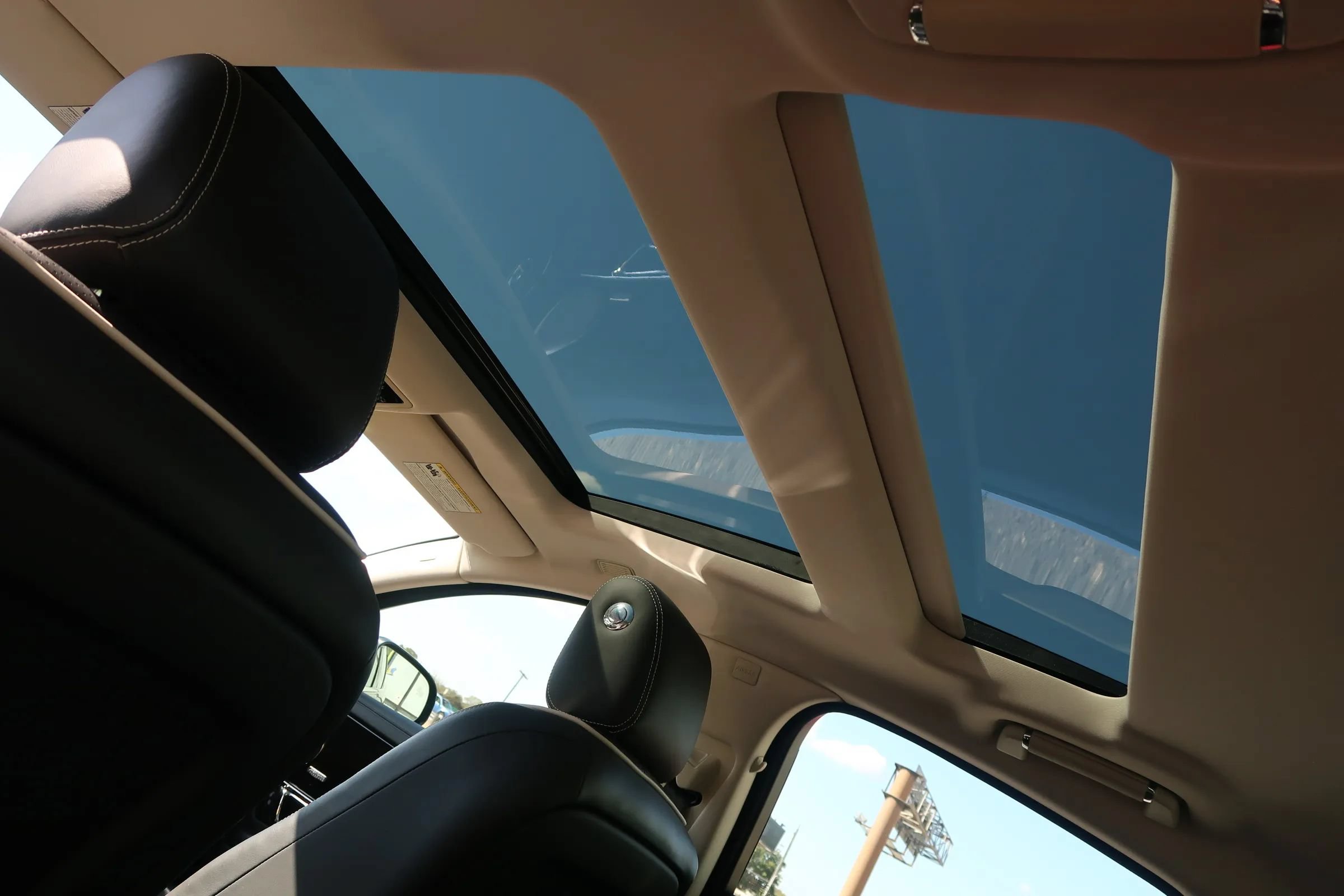 Used 2019 Jaguar XJ R-Sport RWD image 50