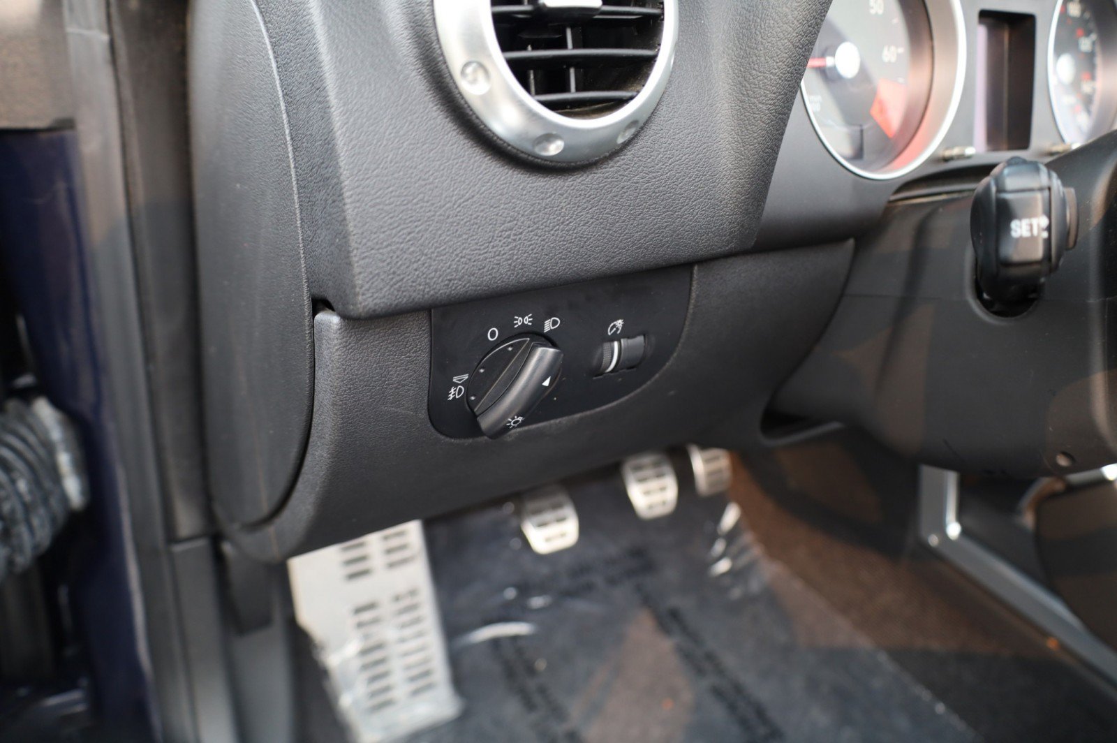 Used 2002 Audi TT 1.8T FWD image 33
