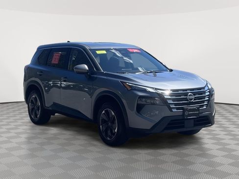 Certified 2025 Nissan Rogue SV AWD/4WD image 3