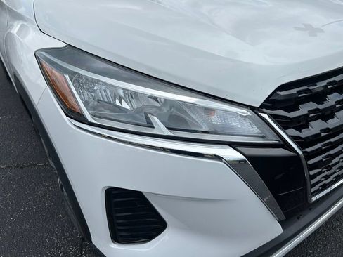 Used 2022 Nissan Kicks SV FWD image 3