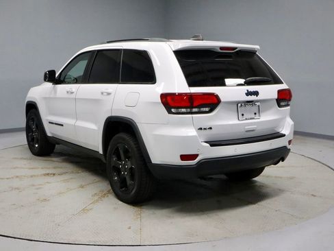 Used 2018 Jeep Grand Cherokee Laredo image 10