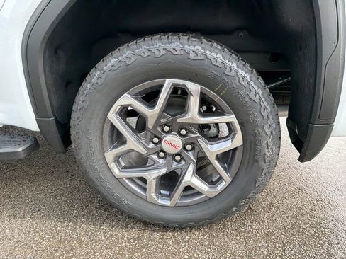 New 2026 GMC Sierra 1500 SLT AWD/4WD image 25