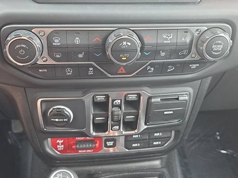 Used 2019 Jeep Wrangler Unlimited Rubicon AWD/4WD image 24