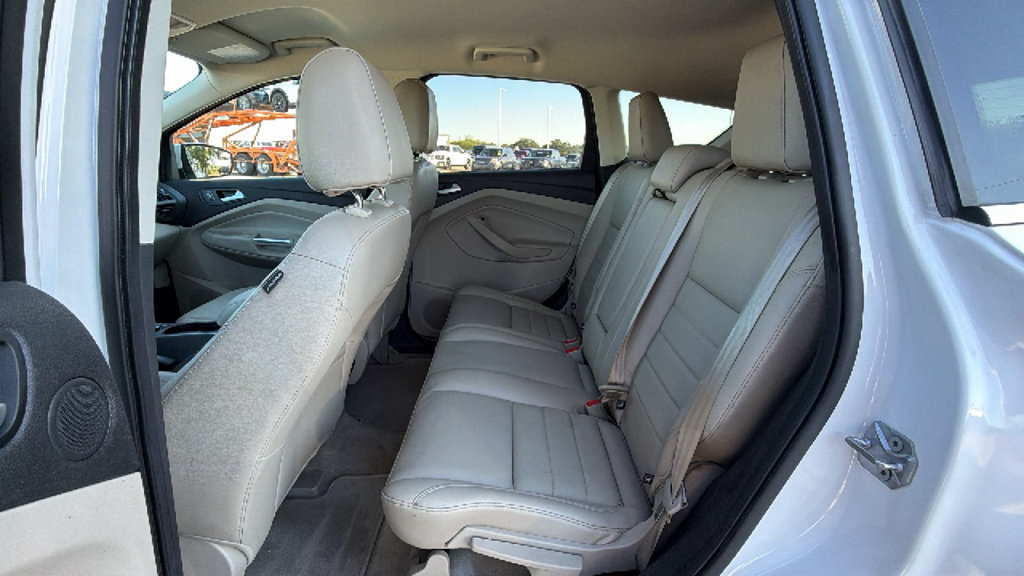 Used 2015 Ford Escape SE w/ Equipment Group 201A FWD image 24