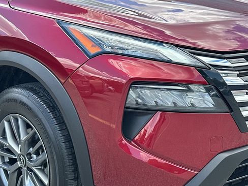 Used 2024 Nissan Rogue S AWD/4WD image 8