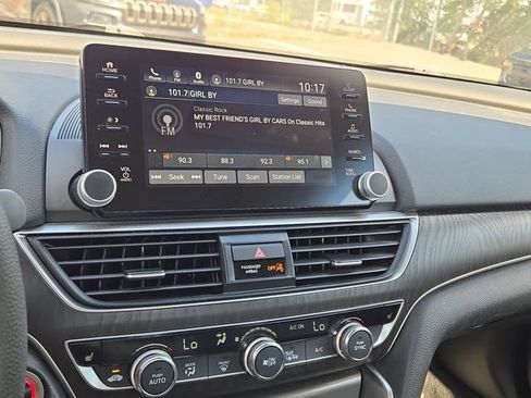 Used 2020 Honda Accord EX image 11