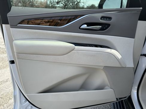 Certified 2023 Cadillac Escalade Premium Luxury Platinum image 33
