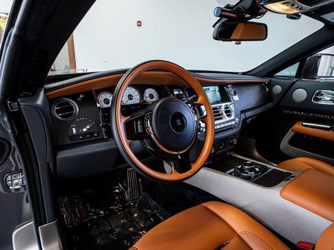 Used 2018 Rolls-Royce Wraith image 38