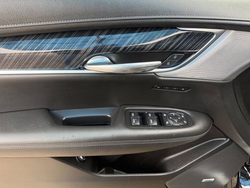 Used 2023 Cadillac XT6 Premium Luxury AWD/4WD image 16
