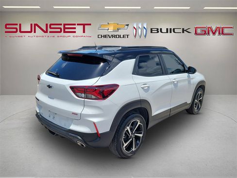 Certified 2021 Chevrolet TrailBlazer RS w/ Sun and Liftgate Package FWD image 4