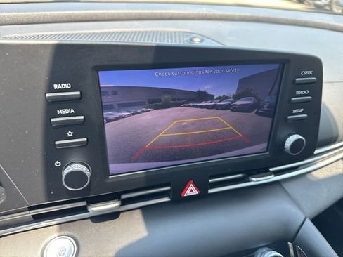 Used 2023 Hyundai Elantra Blue FWD image 10