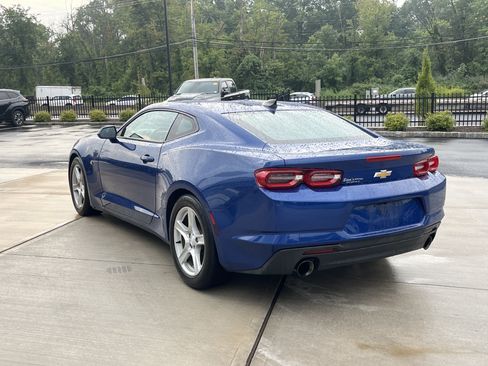 Used 2020 Chevrolet Camaro LT RWD image 4