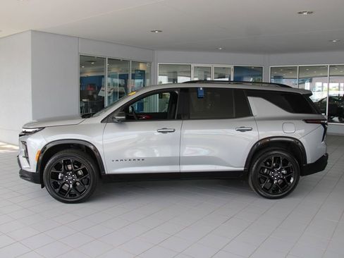 Certified 2024 Chevrolet Traverse RS image 32