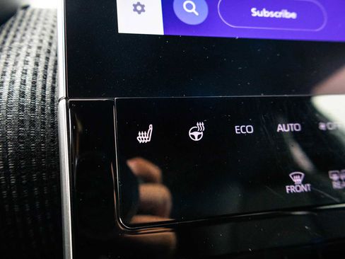 Used 2023 Toyota bZ4X XLE w/ Weather Package image 34