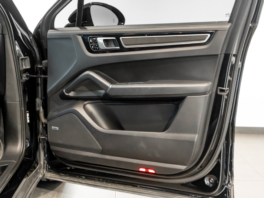 Certified 2021 Porsche Cayenne GTS AWD/4WD image 28