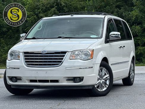 Used 2008 Chrysler Town & Country Limited w/ Entertainment Group #3 image 1
