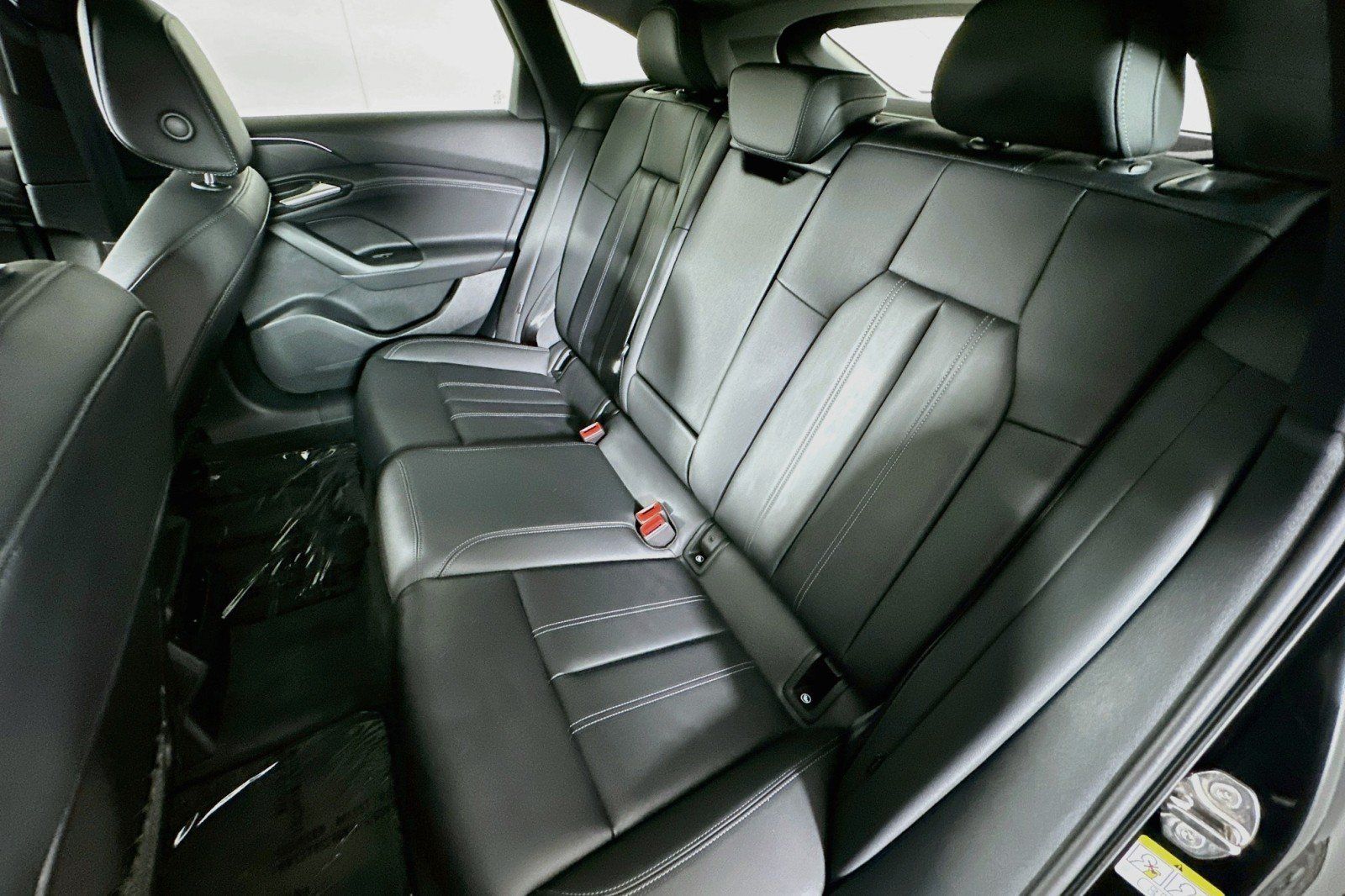 Used 2025 Audi A6 e-tron Premium w/ Ultra Package RWD image 9