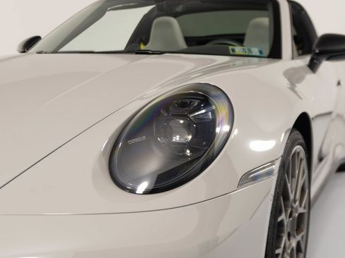 Certified 2022 Porsche 911 Targa 4S image 43