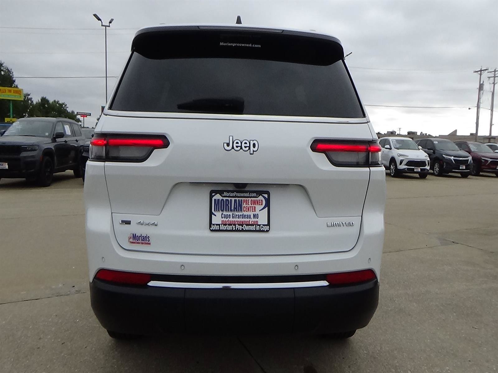 Used 2023 Jeep Grand Cherokee L Limited AWD/4WD image 7