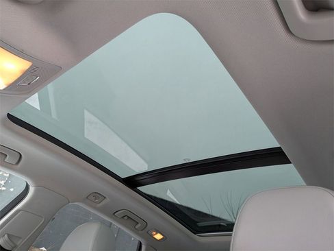 Used 2015 Audi Q5 2.0T Premium Plus w/ Technology Package image 15