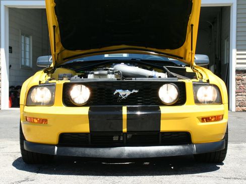 Used 2006 Ford Mustang GT Premium RWD image 2