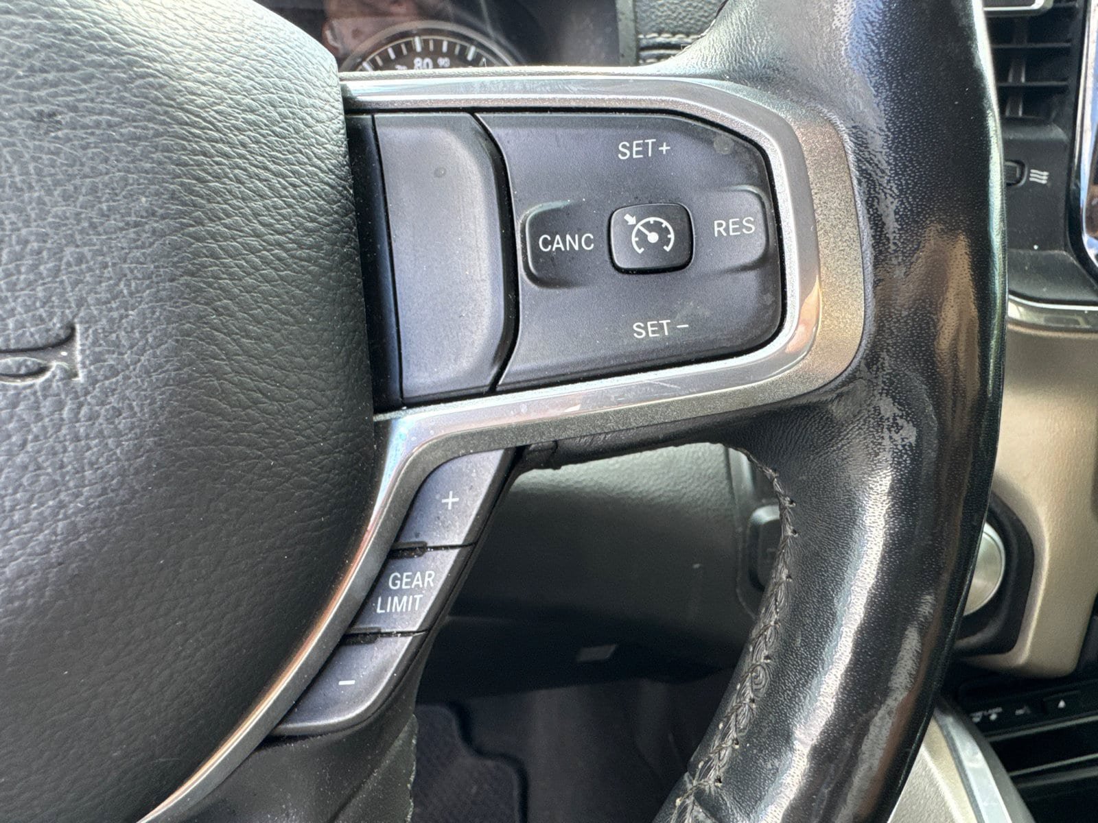 Used 2019 RAM 1500 Laramie RWD image 33