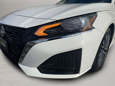 Used 2025 Nissan Altima 2.5 SV FWD image 21