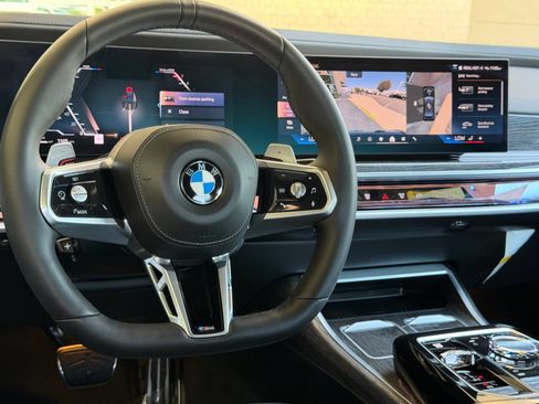 Used 2025 BMW 740i xDrive w/ Premium Package AWD/4WD image 33