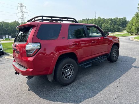 Used 2020 Toyota 4Runner SR5 Premium AWD/4WD image 5