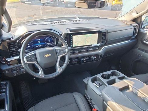 Used 2025 Chevrolet Silverado 1500 LT image 24