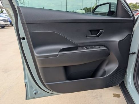 Used 2024 Hyundai Kona SE FWD image 21