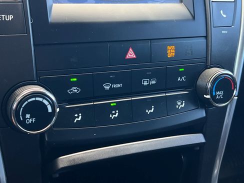 Used 2017 Toyota Camry SE FWD image 20
