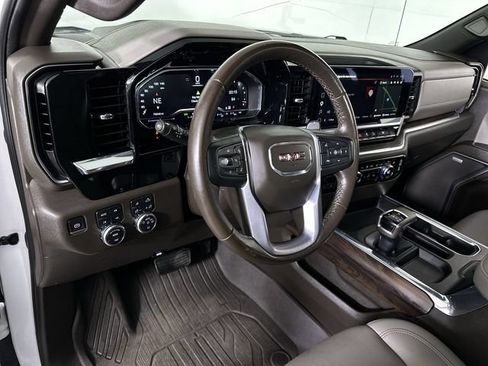 Used 2022 GMC Sierra 1500 SLT AWD/4WD image 10