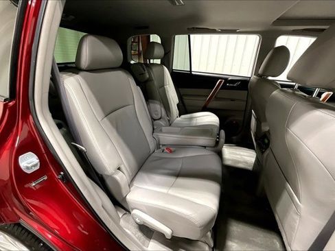 Used 2010 Toyota Highlander Limited image 27