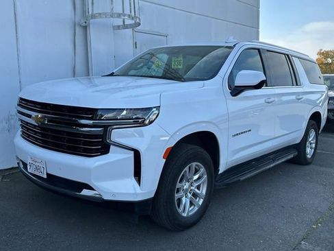 Used 2024 Chevrolet Suburban LT image 2
