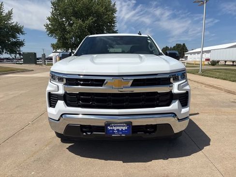 Used 2025 Chevrolet Silverado 1500 LT w/ Work Truck Package AWD/4WD image 4